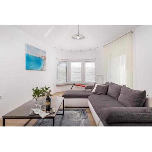 Apartment DANI-E.L.