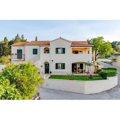 Apartment Deni