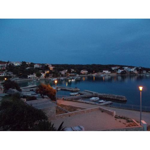 Apartment Dora 1 Jakišnica