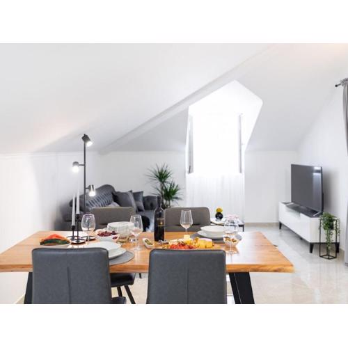 Apartment Dragojevic - Two bedroom apartment with Terrace and Sea View