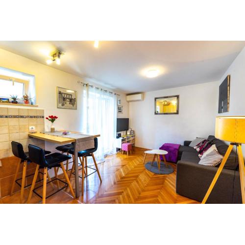 Apartment Dumaneo Art - Two Bedroom Apartment