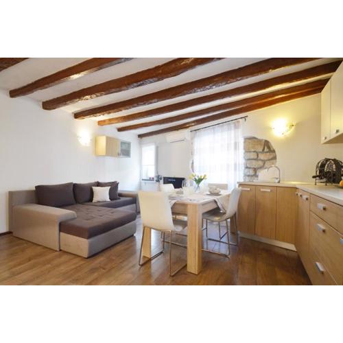 Apartment Eleni