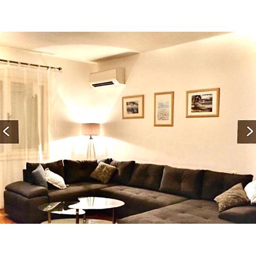 Apartment Ema - One Bedroom Apartment with Balcony