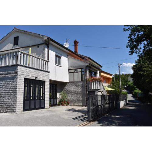 Apartment Eni