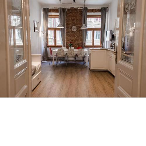 Apartment Florenc with 3-bathrooms & bedrooms