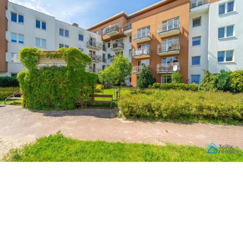 Apartment for 10 with garden and parking