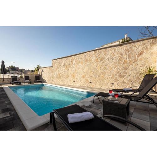Apartment Frane Podstrana with private pool