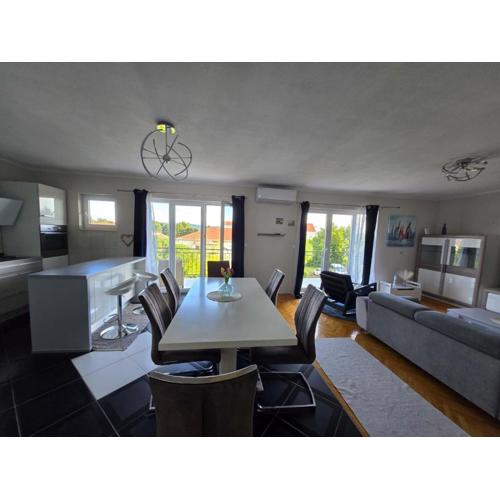 Apartment Frane