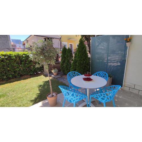 Apartment Garden Residence with private parking