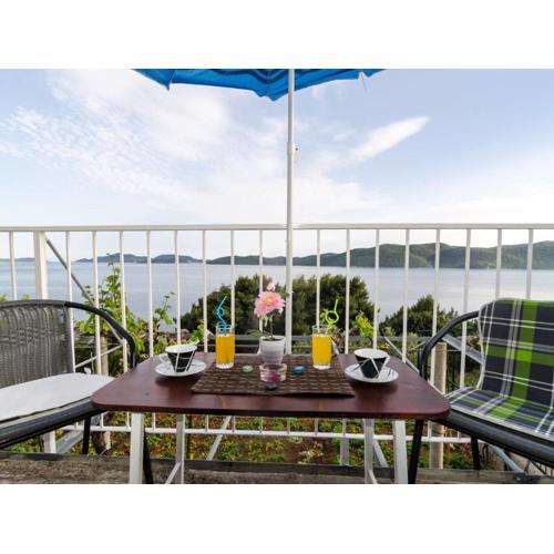 Apartment Giovani - Two Bedroom Apartment with Balcony and Sea View