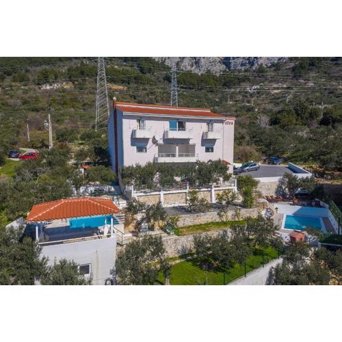 Apartment Glavina with heated pool