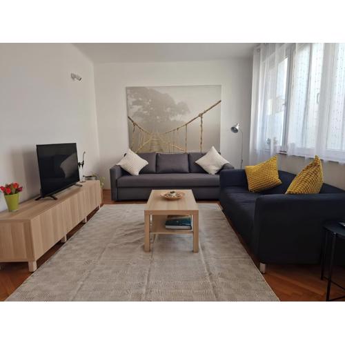 Apartment Gold