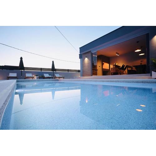 Apartment Holiday Home TiA