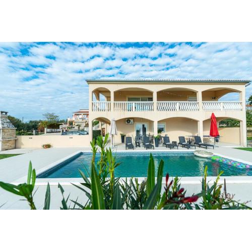 Apartment Holiday House Diana