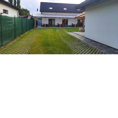 Apartment house with sauna and jacuzzi Svätý Kríž 1