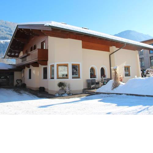 Apartment Hundsbichler-2 by Interhome