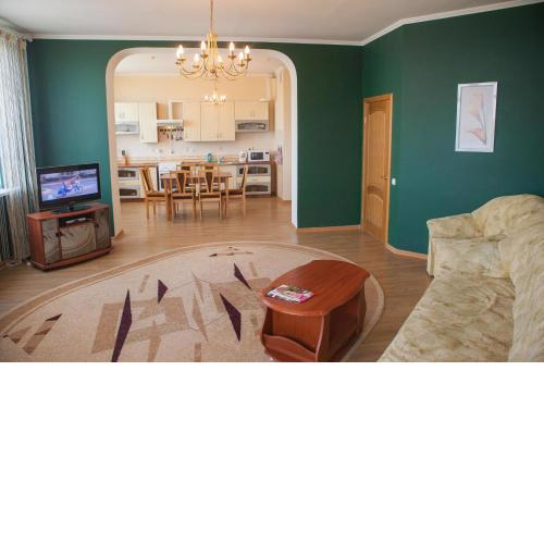 Apartment in 2 min from Poznyaky metro station