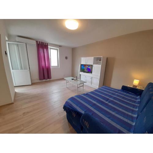 Apartment in a residential building in the center of Pag