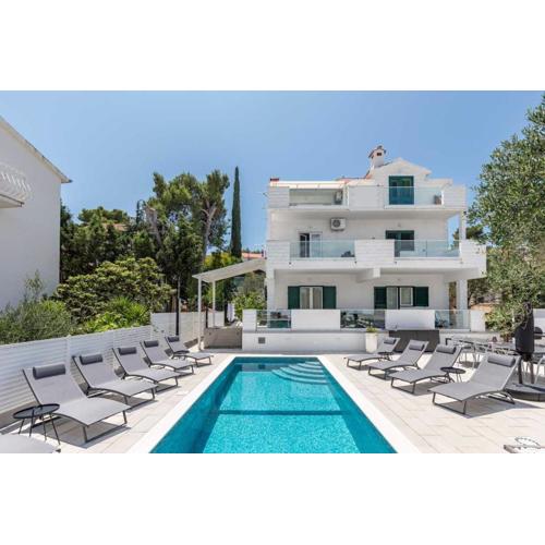 Apartment in Arbanija with sea view, terrace, air conditioning, WiFi 5139-3