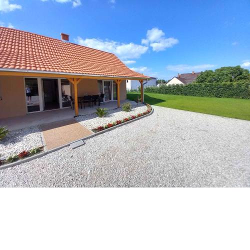 Apartment in Balatonlelle 45321