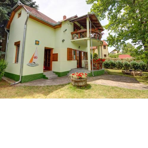 Apartment in Balatonmariafürdo 19268
