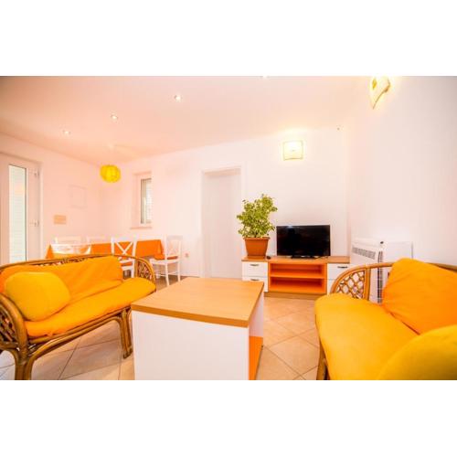 Apartment in Bol with sea view, terrace, air conditioning, WiFi 3739-3