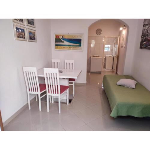 Apartment in Bol with terrace, air conditioning, WiFi, washing machine 3634-4