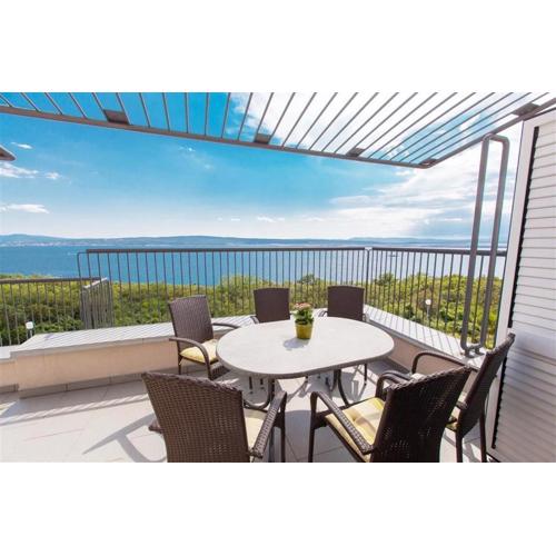 Apartment in Crikvenica 13719