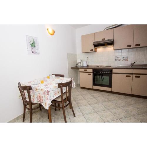 Apartment in Duce with sea view, balcony, air conditioning, WiFi 5146-5