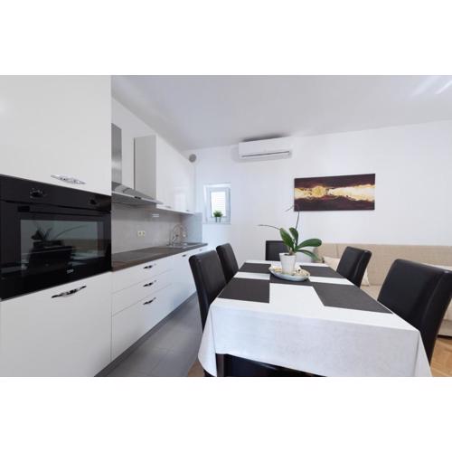 Apartment in Duce with sea view, terrace, air conditioning, WiFi 3423-2