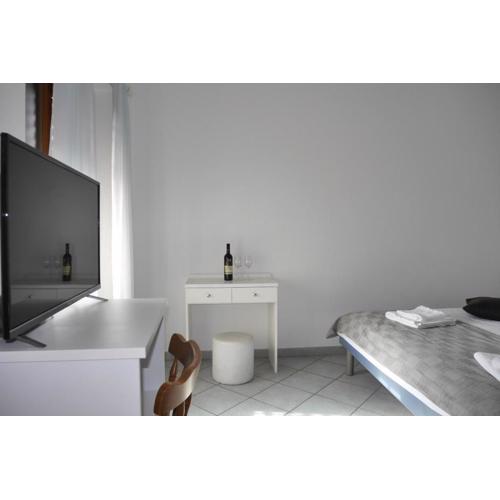Apartment in Dugi Rat with sea view, balcony, air conditioning, WiFi 5132-4