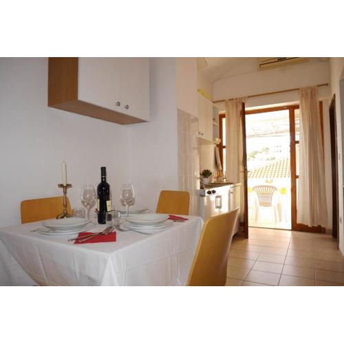 Apartment in Dugi Rat with sea view, balcony, air conditioning, WiFi 5132-6