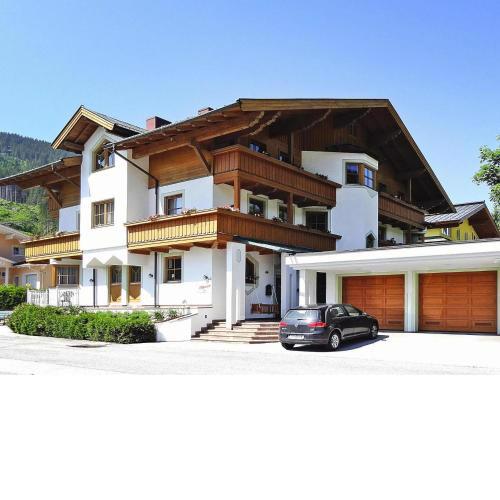 Apartment in Filzmoos with garden