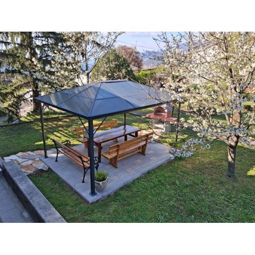 Apartment in GREEN with private SAUNA and WHIRLPOOL Bathtube