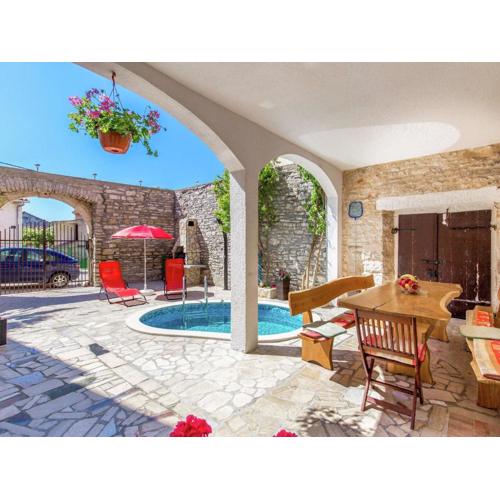 Apartment in Medulin near Beach