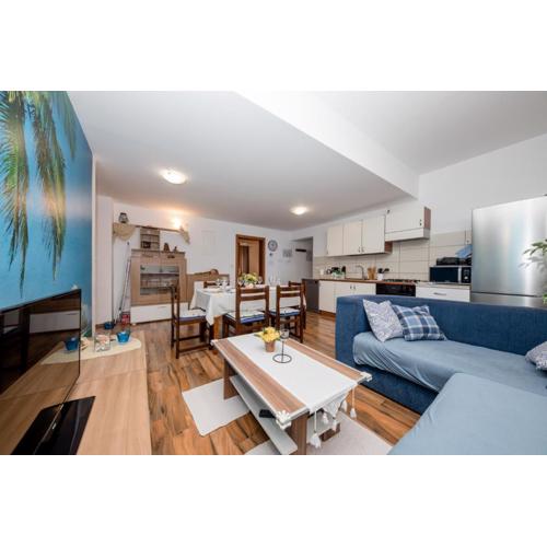 Apartment in Mundanije with Seaview, Terrace, Air condition, WIFI (3748-2)