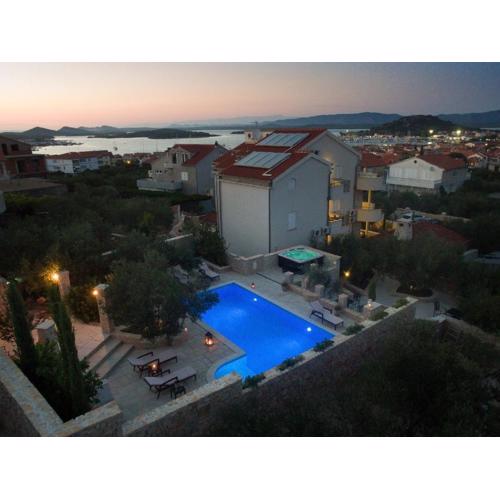 Apartment in Murter with swimming pool