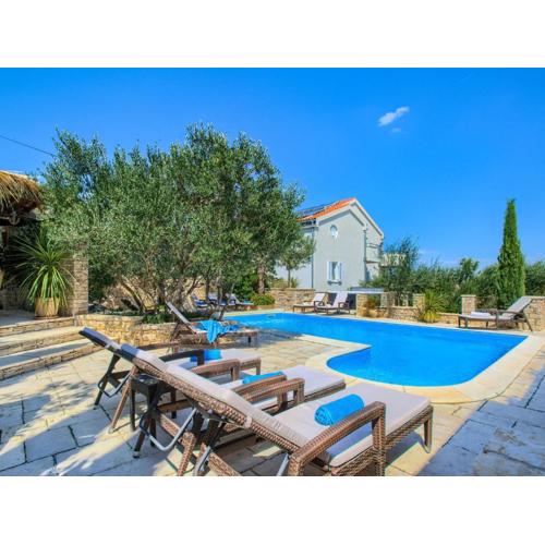 Apartment in Murter with swimming pool