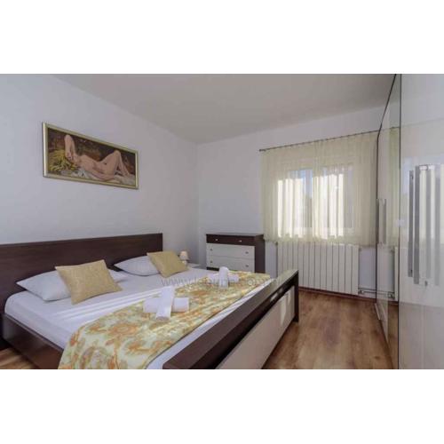 Apartment in Okrug Gornji 45757