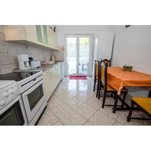 Apartment in Palit with terrace, air conditioning, W-LAN, washing machine 4386-1