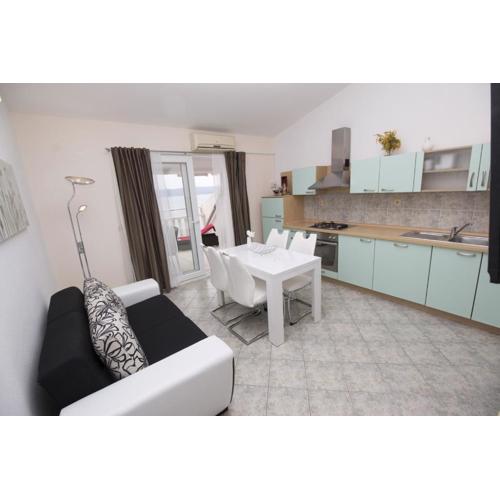 Apartment in Pisak with sea view, terrace, air conditioning WiFi 3340-6