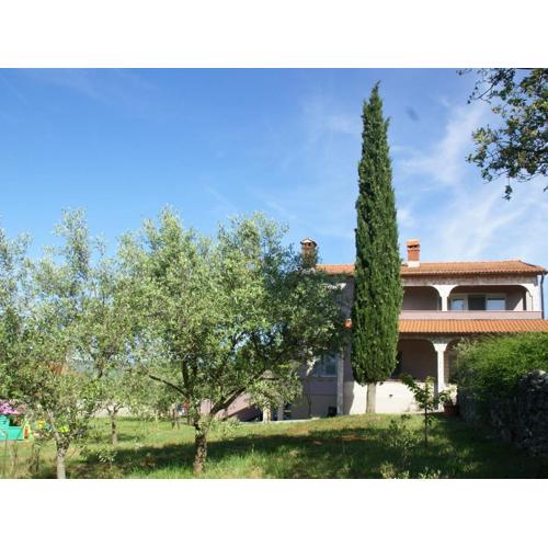 Apartment in Rakalj with garden near beach