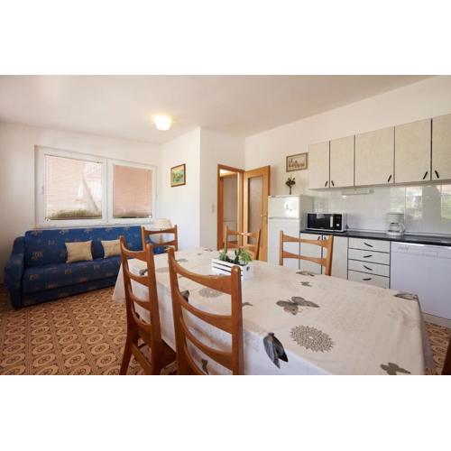 Apartment in Seget Vranjica with sea view, terrace, air conditioning, WiFi 5052-5