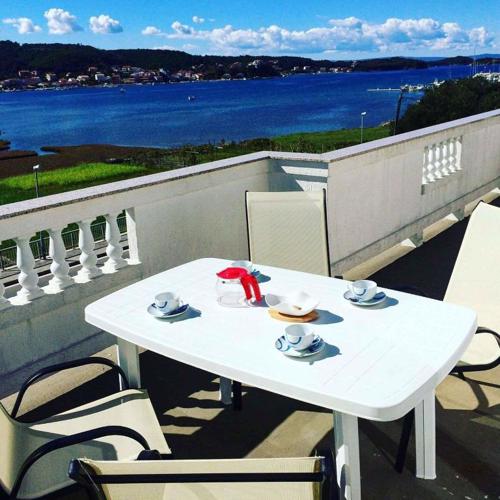 Apartment in Supetarska Draga 35929