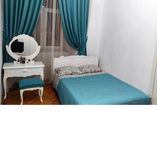 Apartment in the Heart of Rynok Square Романтичні апартаменти на площі Ринок світло є постійно
