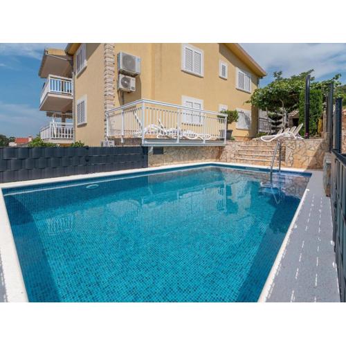 Apartment in Trogir near Sea