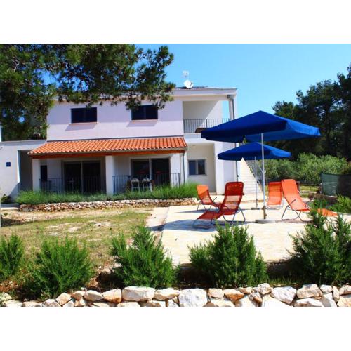 Apartment in Veli Rat with roof terrace