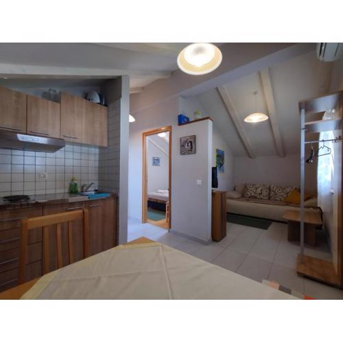 Apartment in Vinišce with Terrace, Air condition, WIFI (4756-2)