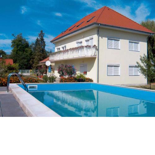 Apartment in Zamardi/Balaton 20348