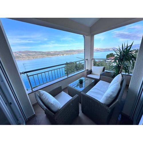 Apartment IslandSea - high end retreat with breathtaking sea views